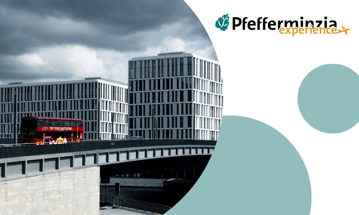 Ein Bus in Berlin - Einladung zur Hoponhopoff-Tour.