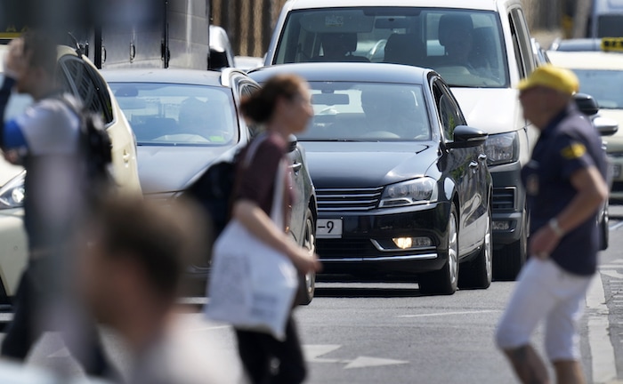 Reger Straßenverkehr in Berlin