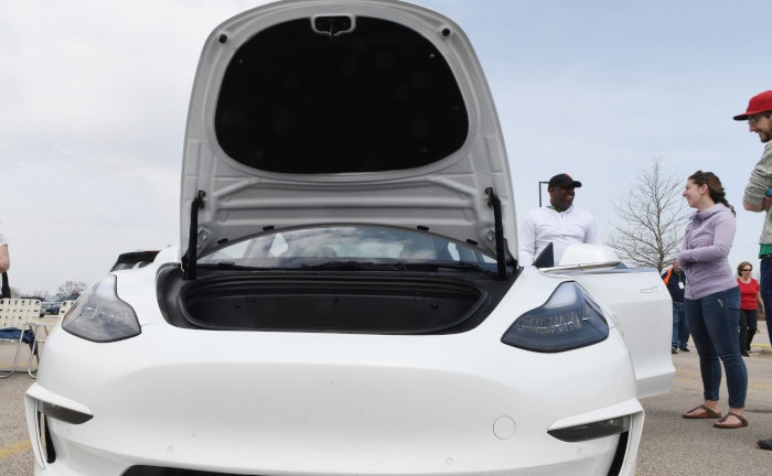 Tesla Model 3 auf dem Earth Day in Wisconsin, USA