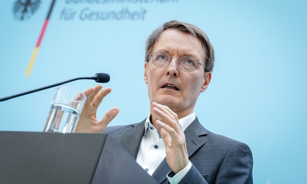 Bundesgesundheitsminister Karl Lauterbach (SPD), stellt die Finanzreform der Gesetzlichen Krankenversicherung (GKV) vor