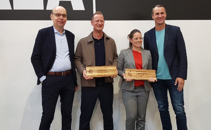 Von links: Pfefferminzia-Geschäftsführer Matthias Heß; Preisträger Bastian Hopf, Finanzkonzept Coburg, und Janine Bradfisch, DRB; Jan Roß, Bereichsvorstand Maklervertrieb bei Zurich Deutschland