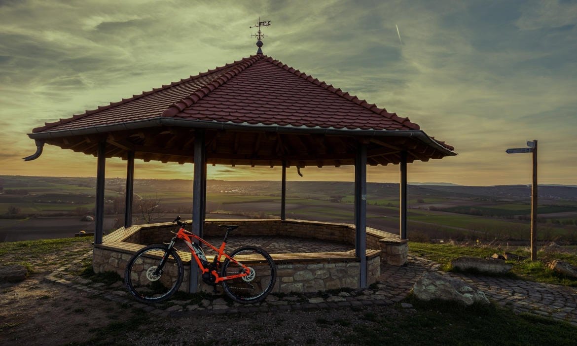 Elektrisch auf zwei Rädern: Aber welcher E-Bike-Versicherer hat besonders zufriedene Kunden?