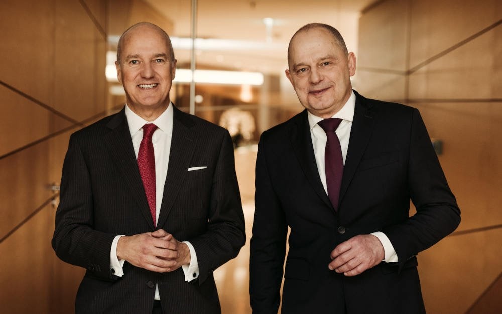 Joao Bras Jorge, Vorstandschef der Bank Millennium (links), und Artur Maliszewski, Vorstandschef der Europa-Gruppe