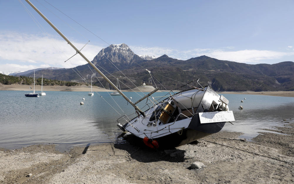 Niedrigwasser im Lac de Serre-Ponçon in den französischen Westalpen: Frankreich wurde im Winter von einer Dürre heimgesucht