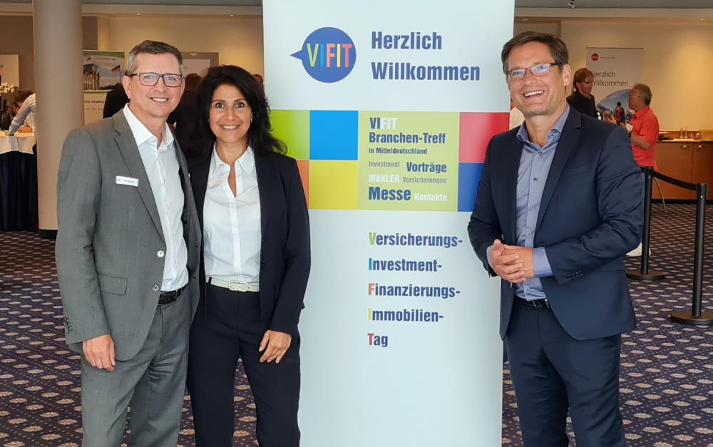 Vifit-Veranstalter Handan Isik und Dirk Erfurth (rechts) mit Rechtsanwalt Norman Wirth