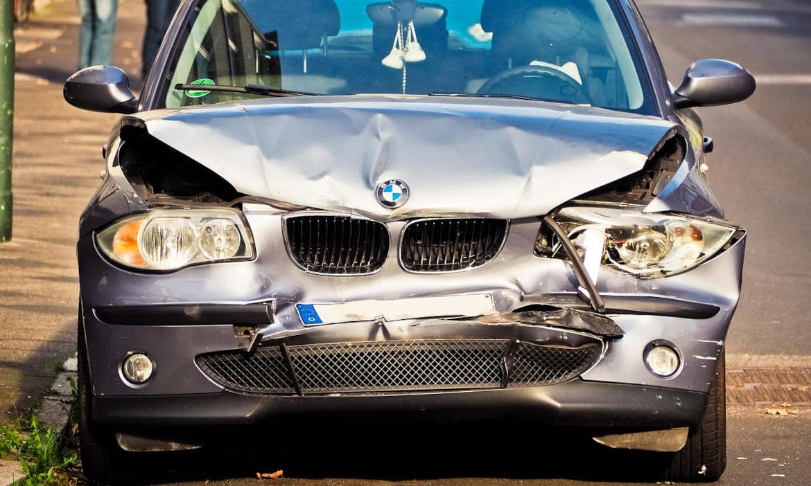 Auto kaputt? Hoffentlich zahlt die KFZ-Versicherung