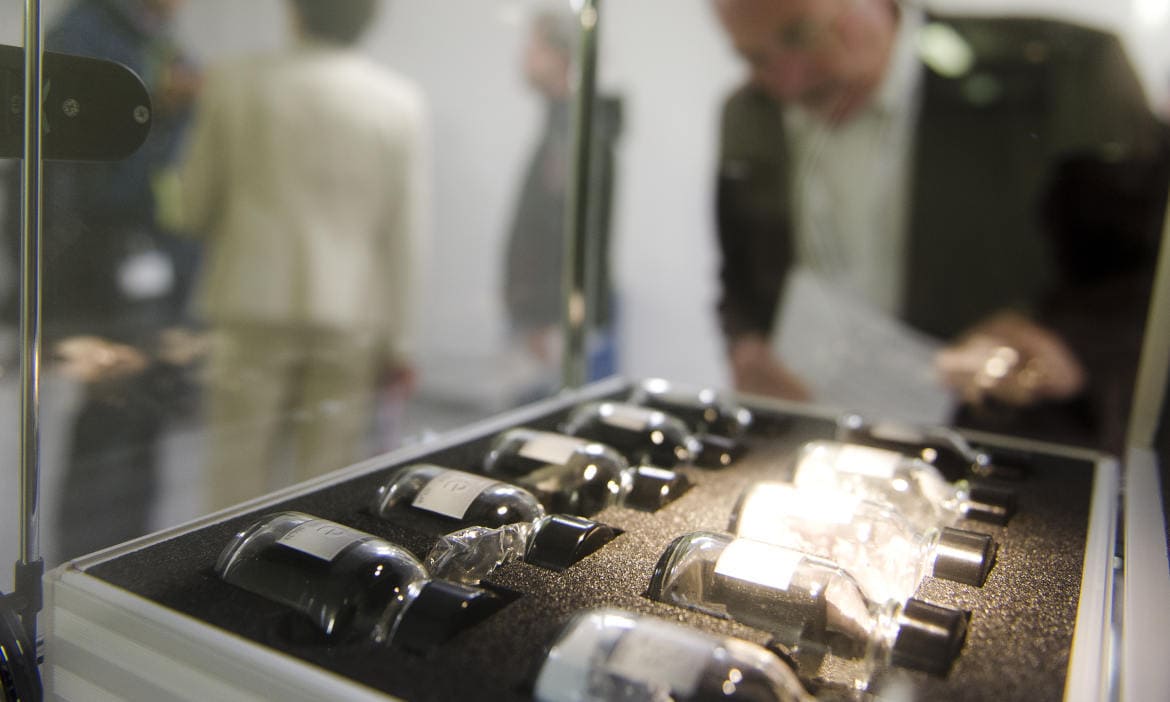 Seltene Erden im Hochsicherheitslager der Firma Metlock in Frankfurt am Main: Metlock arbeitet mit dem Systemanbieter Finomet zusammen