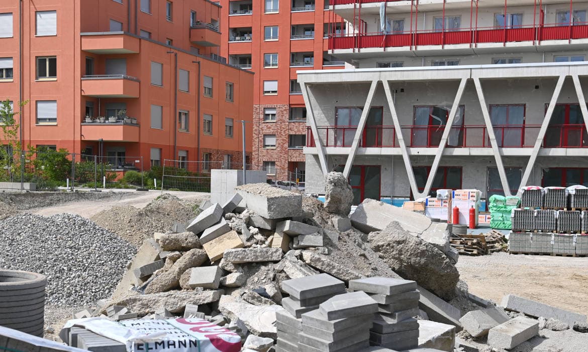 Neubau im neuen Münchner Stadtteil Freiham: Kosten für Altbauten gesunken, für Neubauten nicht