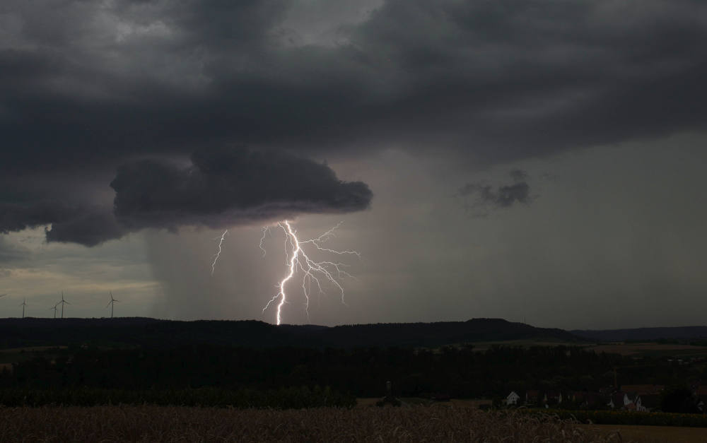 Blitze über Baden-Württemberg: Schadenhöhe im Jahr 2023 auf Rekordniveau