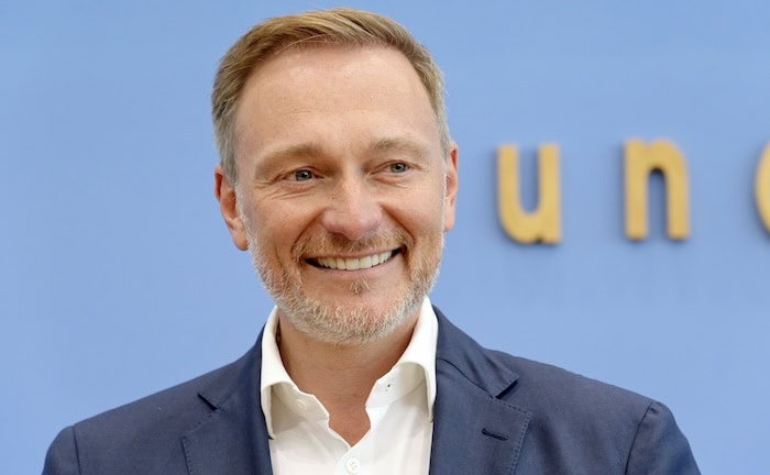 Reform voraus: Bundesfinanzminister Christian Lindner (FDP) will unter anderem die starre Beitragsgarantie bei der Riester-Rente kippen.