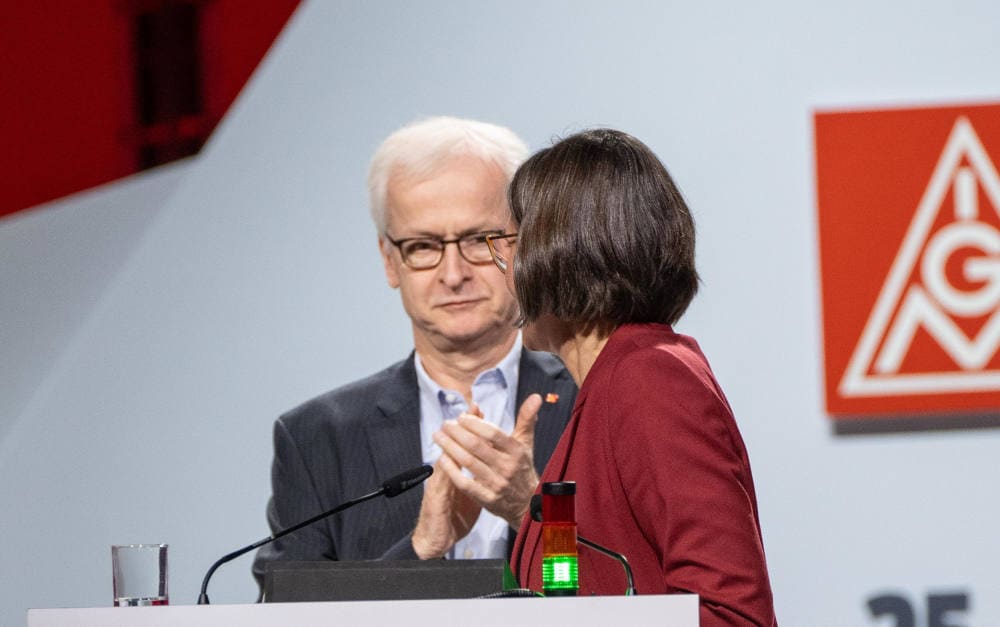 IG-Metall-Funktionäre Hans-Jürgen Urban und Christiane Benner: Freiwillig zusätzlich in die gesetzliche Rente einzahlen