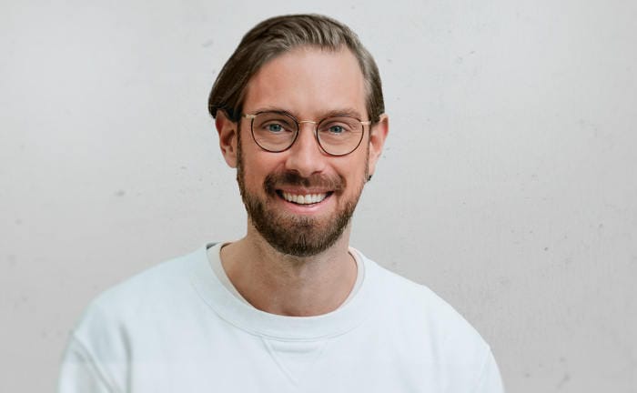 Niklas Hellemann, Chef und Co-Gründer von Sosafe: „Cyberkriminelle nutzen KI-basierte Technologien, um das soziale Ökosystem der Zielpersonen zu durchleuchten und Social-Engineering-Angriffe noch weiter zu personalisieren.“