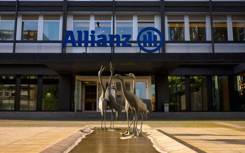 Eingang zur Hauptverwaltung der Allianz Lebensversicherung in Stuttgart: Gesamtverzinsung 2025 unverändert