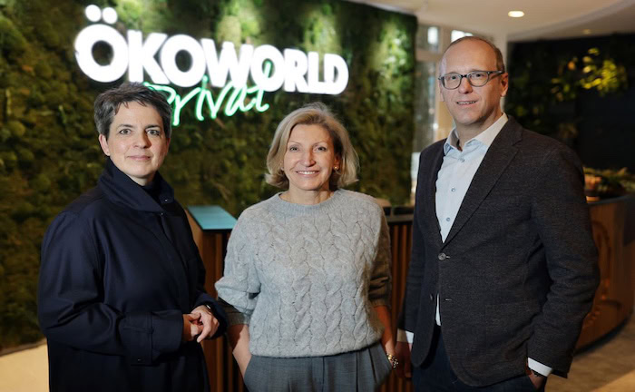Katrin Hammerich, Andrea Machost und Oliver Pfeil von Ökoworld (v.l.): Die drei Finanzexperten bilden den neuen Vorstand des Asset Managers.