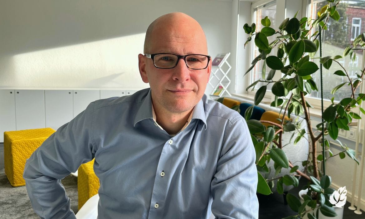 Pfefferminzia-Redakteur Andreas Harms: „Endlich die Rente auf den Tisch heben“