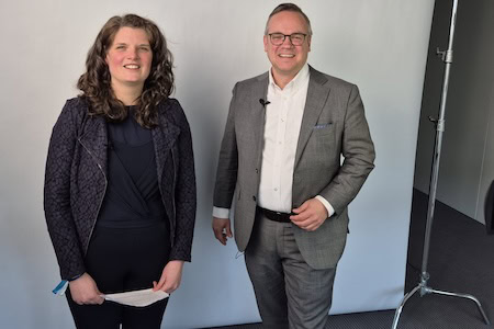 Barbara im Video-Interview mit Frank Rottenbacher, Vorstand beim Bundesverband Finanzdienstleistung AfW (Foto: Pfefferminzia)