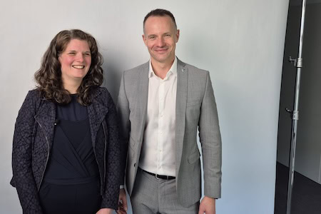 Barbara im Video-Interview mit Maximilian Buddecke, Vorstand bei Die Bayerische Pro Kunde (Foto: Pfefferminzia)