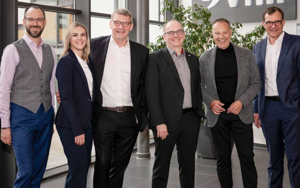 Arbeiten nun zusammen (v.l.n.r.): Sascha Hartmann (VFM), Ulla Dörfler (VFM), Michael Cuepper (Geschäftsführer der Zurich ZBV), Alexander Retsch (VFM), Kai Müller (Bereichsvorstand), Klaus Liebig (Geschäftsführer VFM)