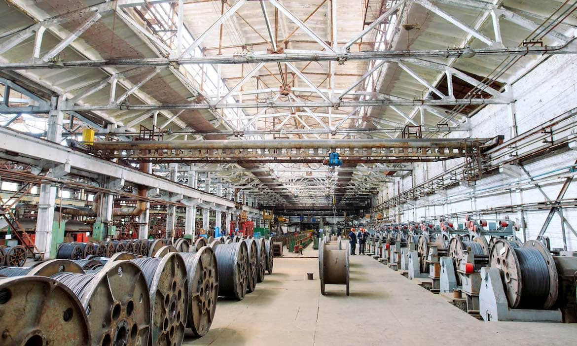 Draht und Armaturen in einem Lager: Die Vema hat ihre Vertriebspartner nach ihren Favoriten bei der gewerblichen Sachversicherung befragt.