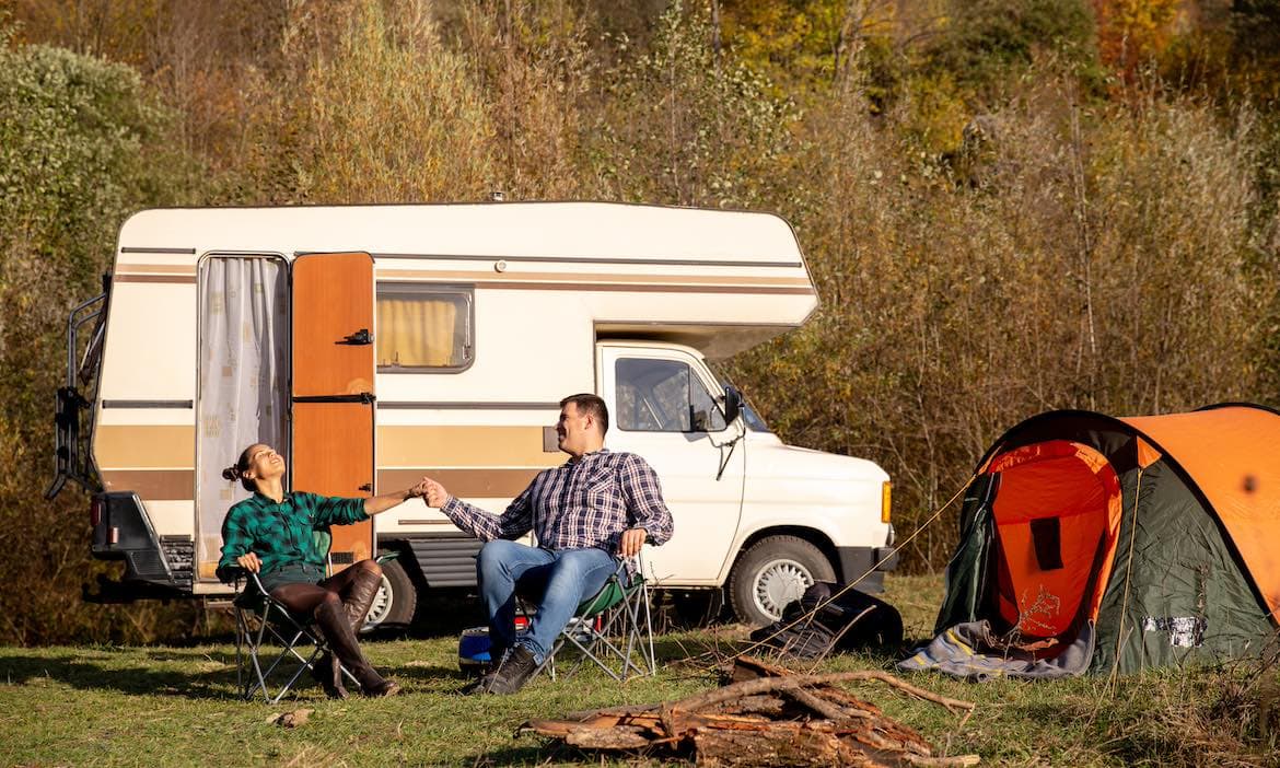 Einfach in den Van setzen und fahren wohin man will: Für solche Langzeitreisende hat Care Concept nun eine Langzeit-Auslandskrankenversicherung gestartet.