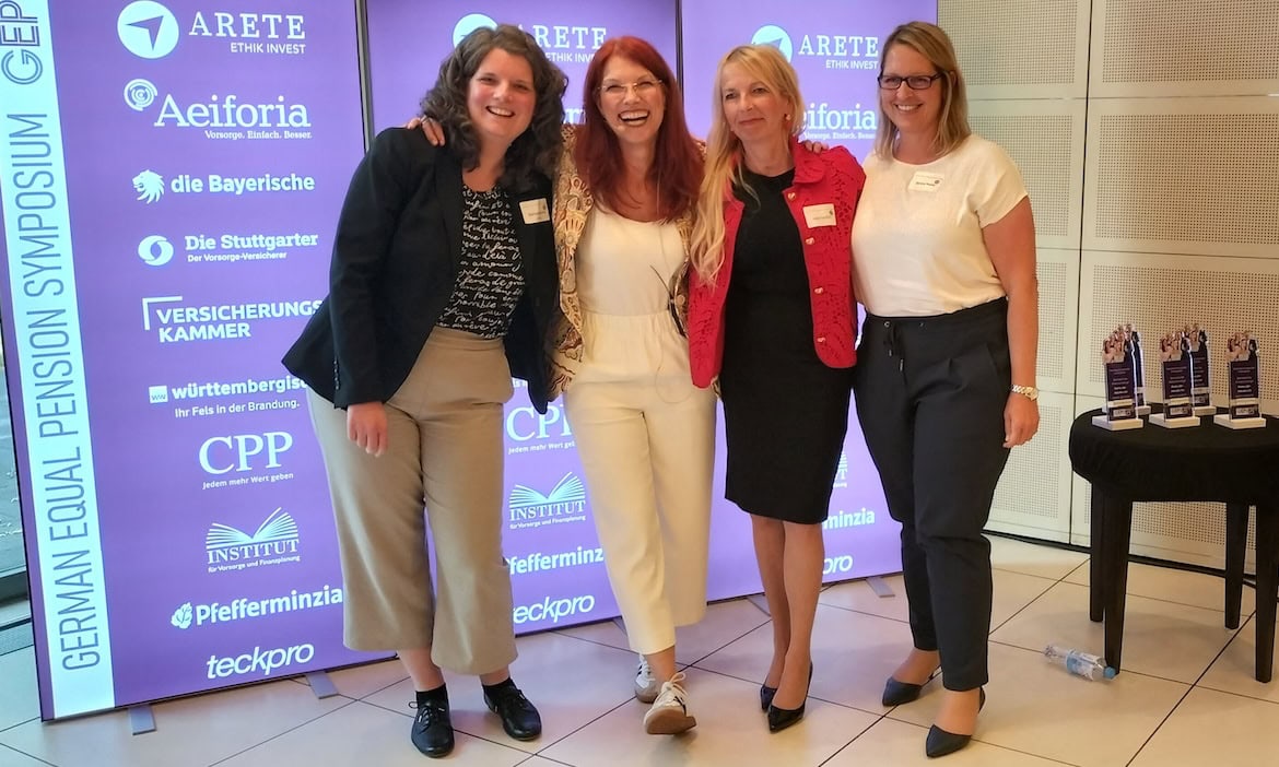 Barbara Bocks, Redakteurin von Pfefferminzia, Cordula Vis-Paulus, bAV-Maklerin und Veranstalterin des GEPS, Versicherungsmaklerin Ines Freiboth und Sandra Mekler, Geschäftsführerin von MRH Trowe (von links)