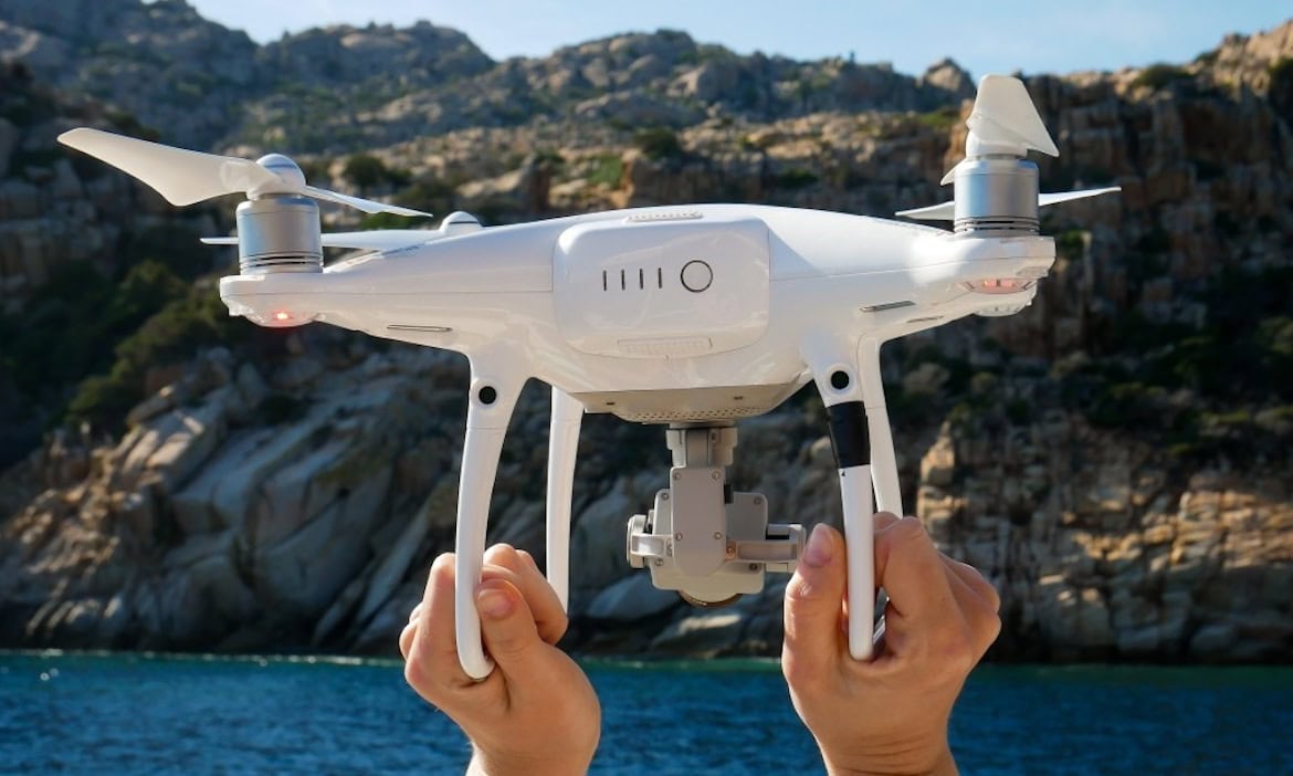 Drohne in Italien: Warum Drohnen ein spannendes Thema für Vermittler sind, erklärt Francis Markert vom Fachportal Drohnen-Camp.