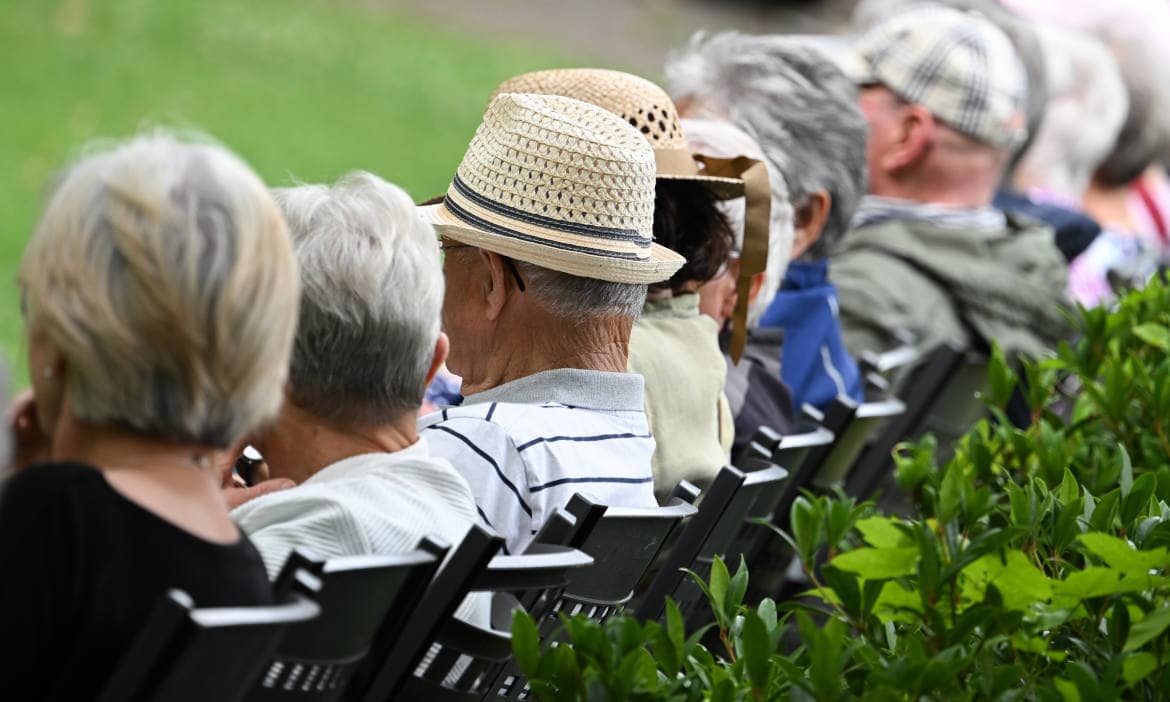 Ältere Menschen auf einem Konzert eines Schulorchesters in Bad Kreuznach: Soll der Boomer-Soli Einkommenshöhen ausgleichen? Wir haben nachgefragt