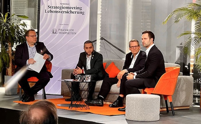 Diskussionsrunde vom letztjährigen Strategiemeeting Lebensversicherung. Auch in diesem Jahr wird wieder über die Zukunft der Lebensversicherung in Deutschland diskutiert.