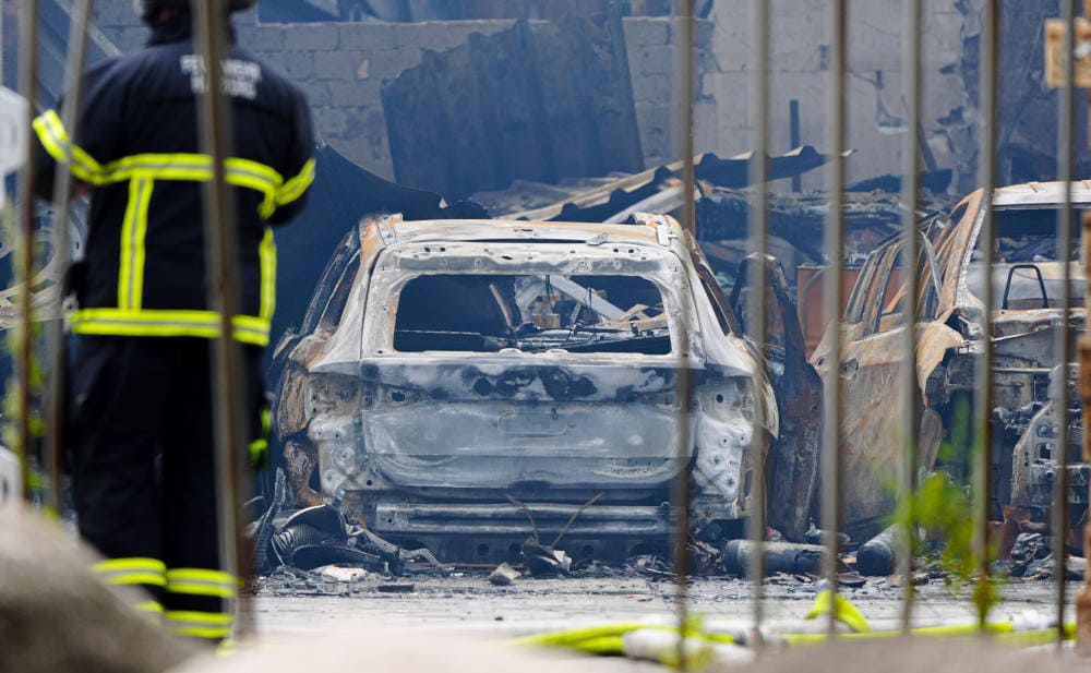 Schäden nach Großbrand im Hamburger Hafen: Verantwortlichkeiten klären