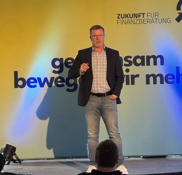 KV-Experte Andreas Trautner bei seinem Vortrag