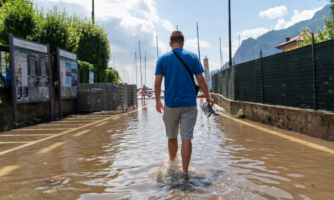 Unwetter am Gardasee mit extremen Regenfall und Gewitter: Zunehmende Schadenereignisse machen der Wohngebäudeversicherung stark zu schaffen