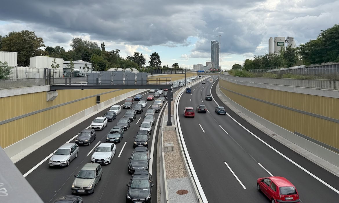 Autos auf einer Autobahn: Der GDV hat eine neue Typklassenstatistik veröffentlicht.