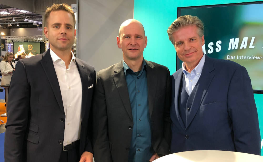 Innovative Finanzberatung bei Pfefferminzia.de auf der Messe in Deutschland.