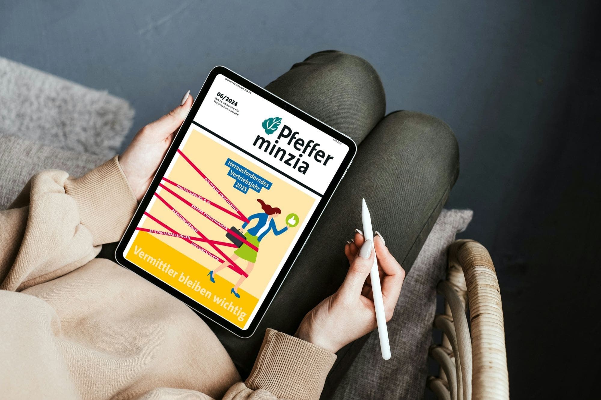 Smartphone mit Pfefferminzia.de Finanzinformationen, digital, bequem, Finanzberatung, online, nachhaltige Finanzplanung, Mobil, Nutzerfreundlich, innovative Beratung, Finanztools.